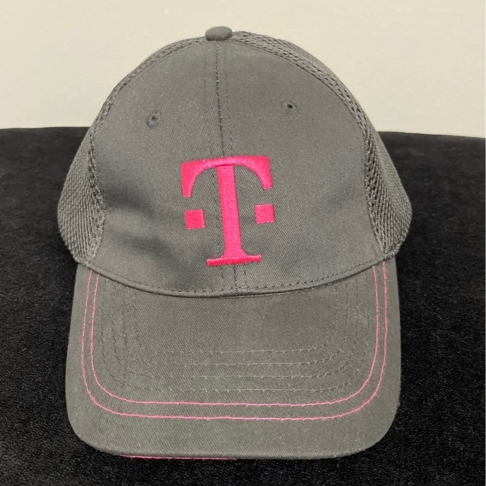 (NWOT) T-Mobile Baseball Cap
